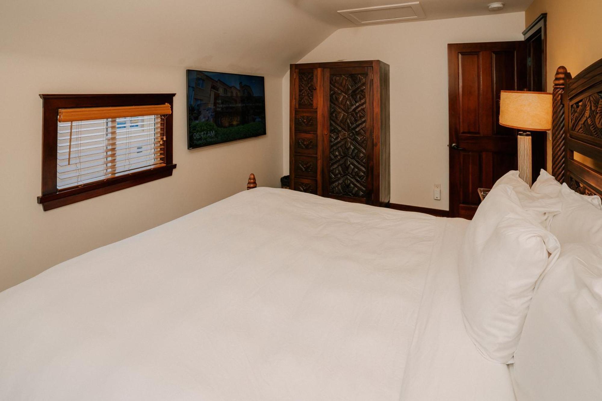 Pantai Hotel