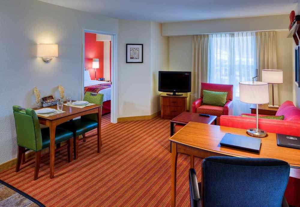 Rancho Bernardo Scripps Poway Hotel 3*