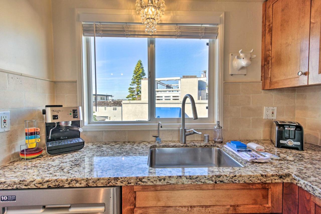 Apartment Hub With Bay Views - 1 Block To Beach!