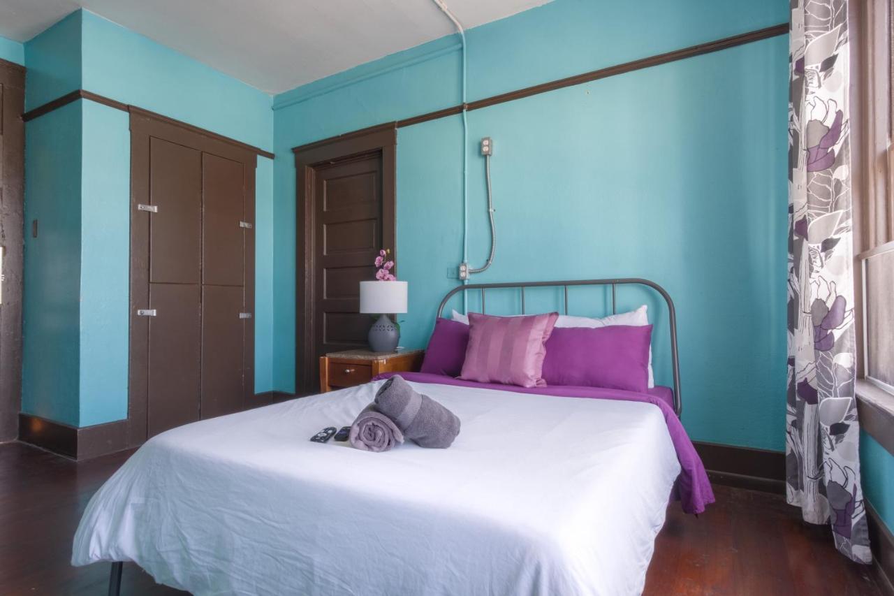 Lucky D's Youth And Traveler's Albergue