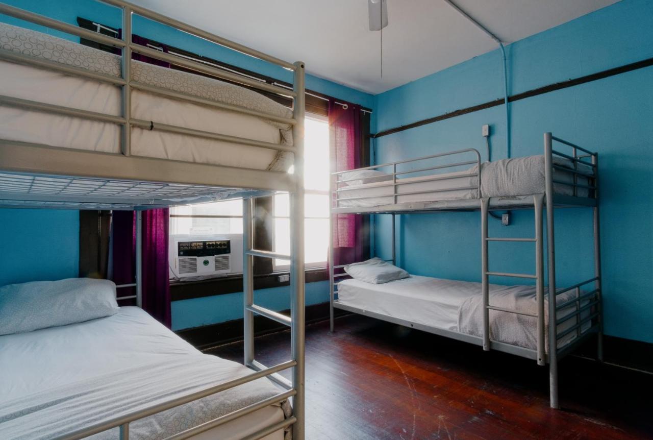 Albergue Lucky D's Youth And Traveler's *