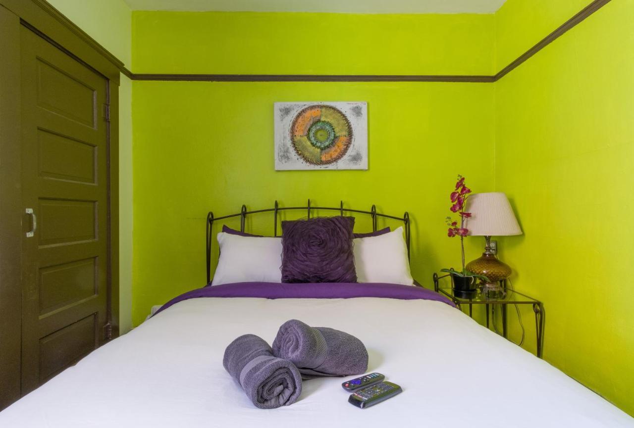 Albergue Lucky D's Youth And Traveler's *