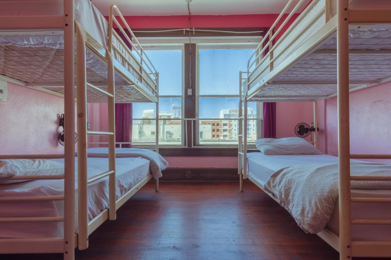 Lucky D's Youth And Traveler's Albergue San Diego