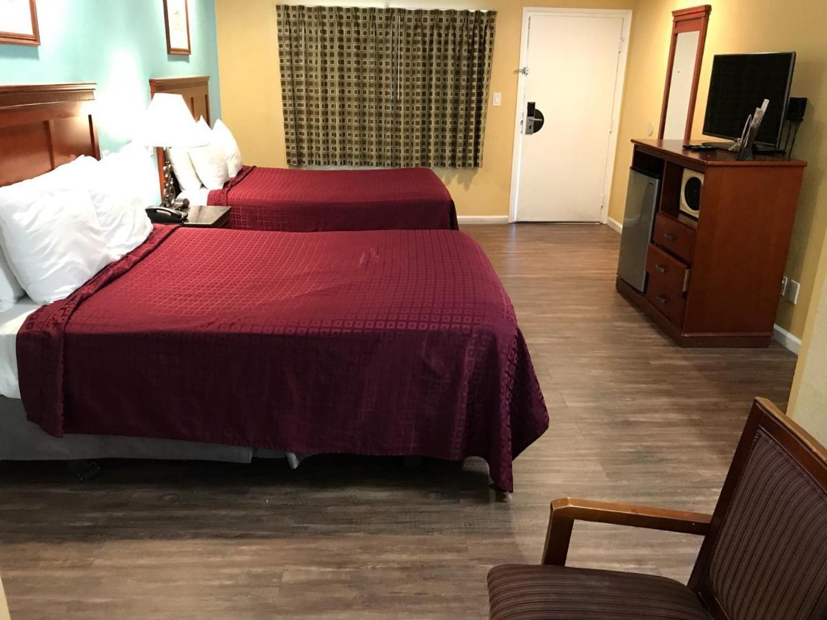 Travelodge By Wyndham Seaworld Motel
