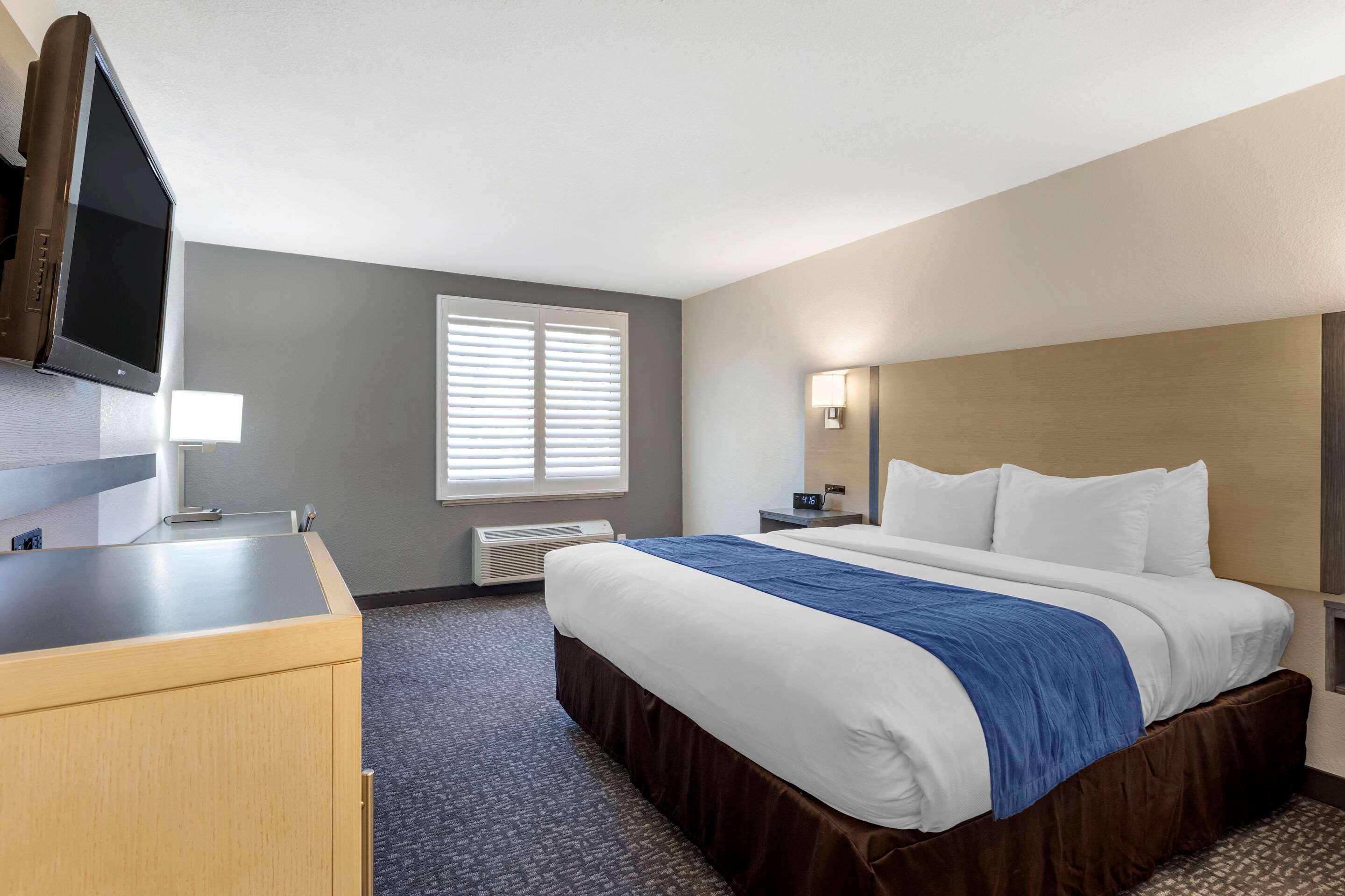 Comfort Miramar Inn 3*