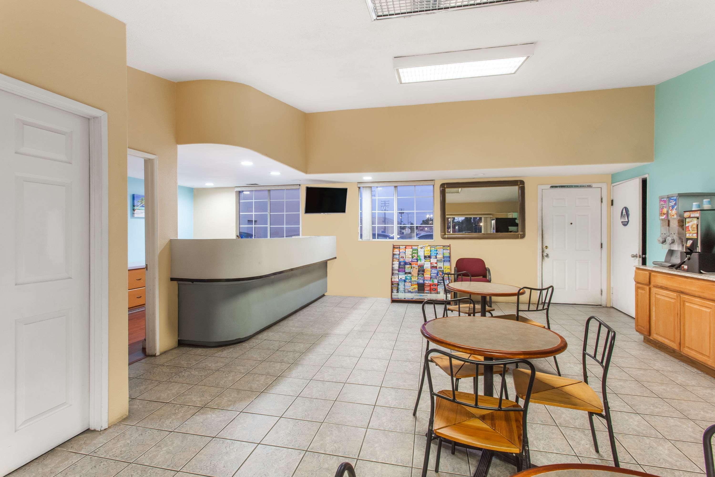 Travelodge By Wyndham Seaworld 2*