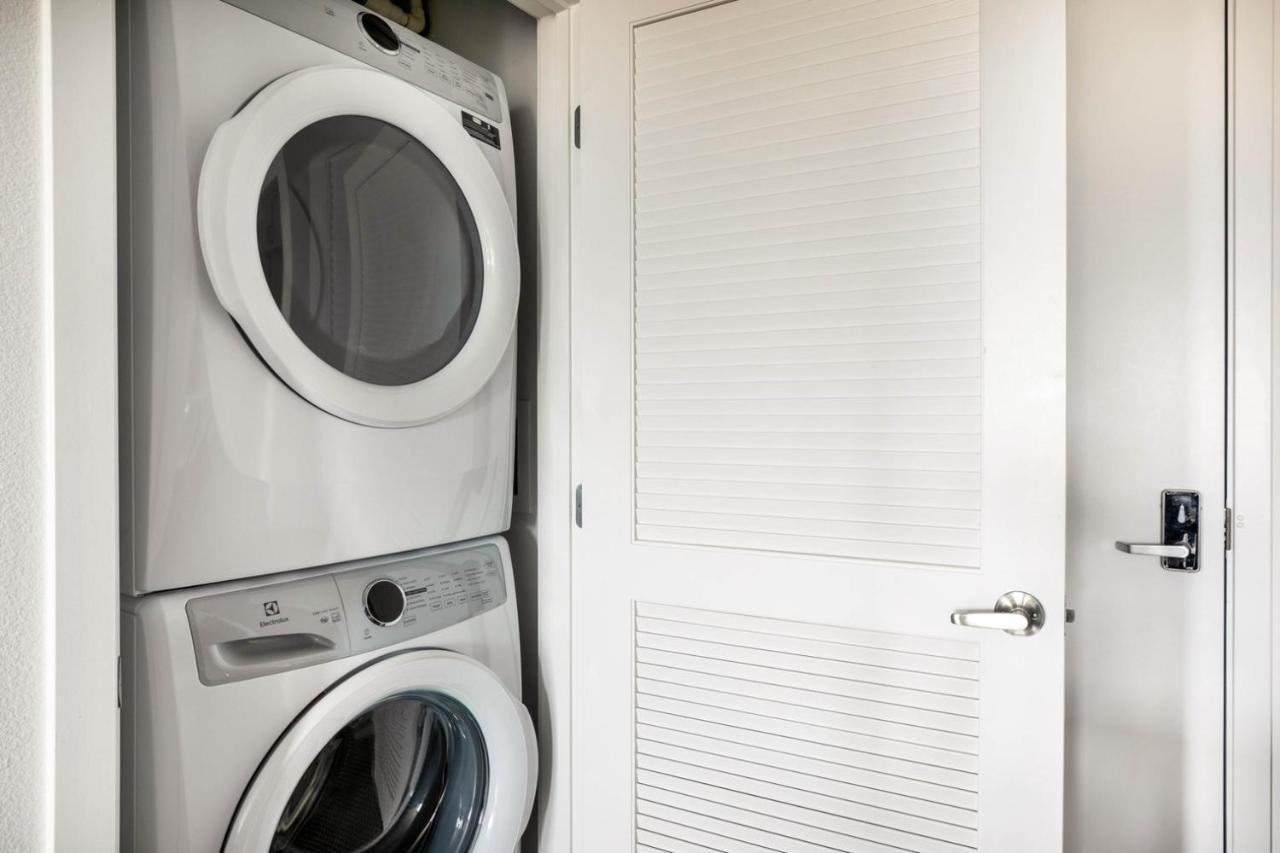 Hillcrest 1br W Gym Wd Pool Nr Bars Shops San-9 *