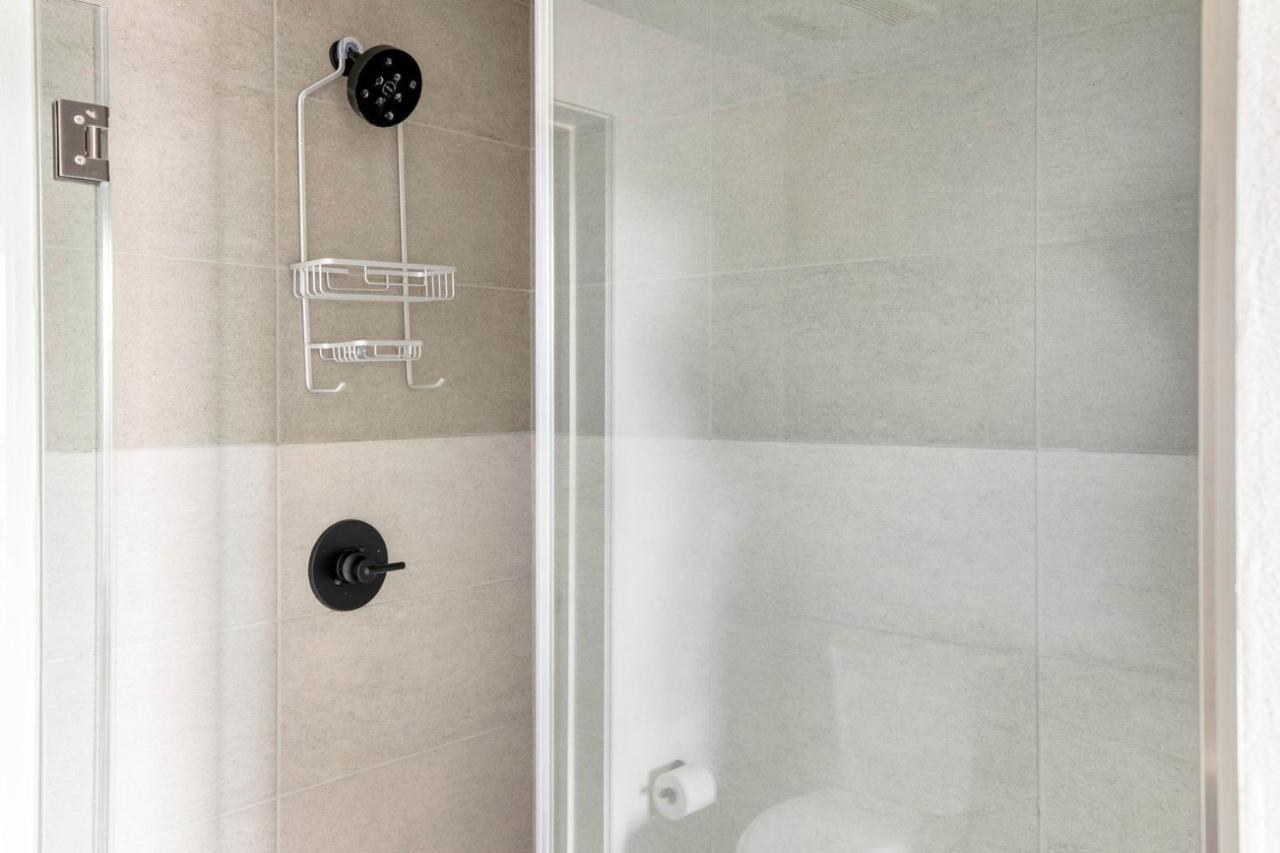 Apartment Hillcrest 1br W Gym Wd Pool Nr Bars Shops San-9 *
