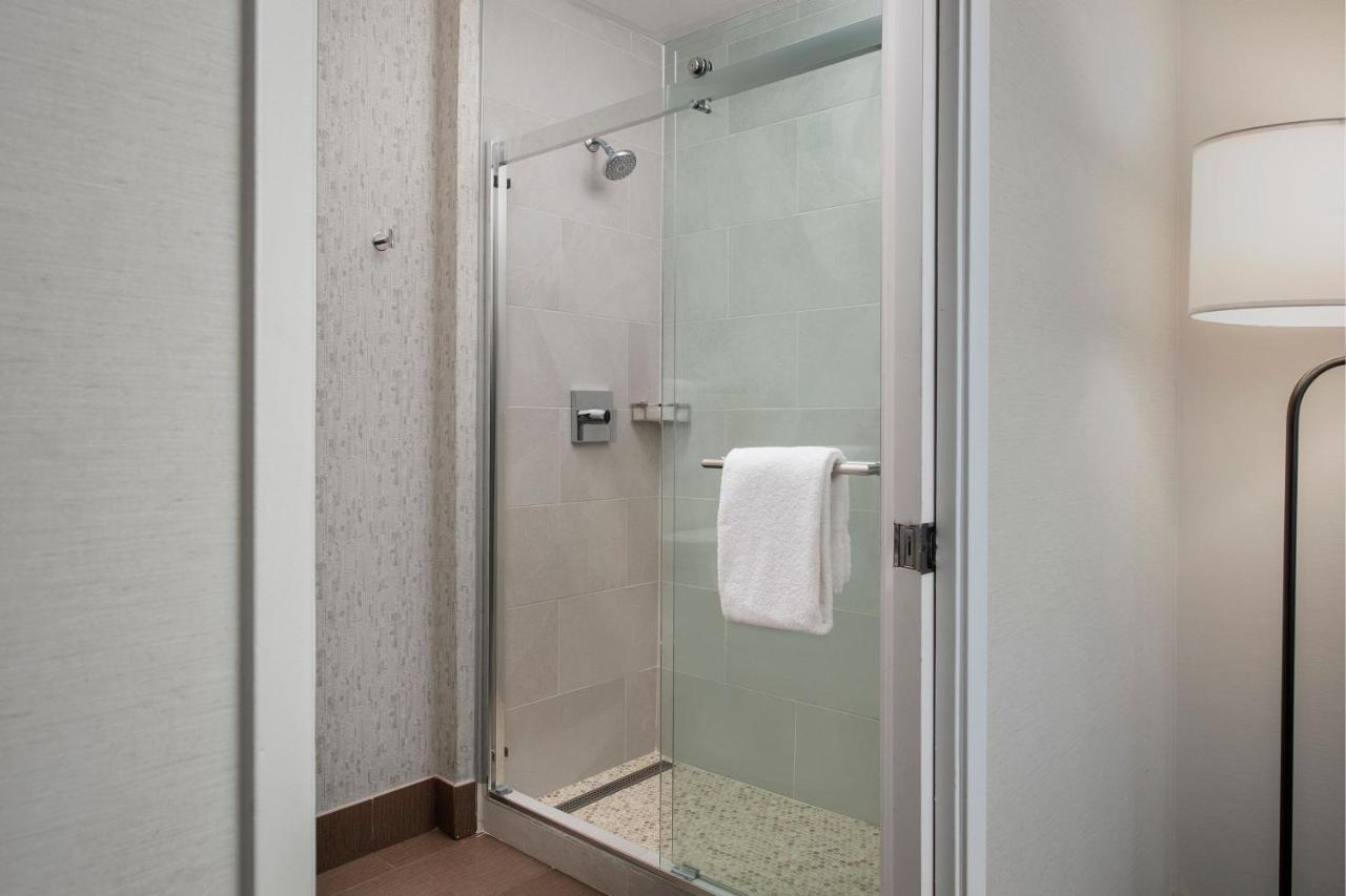 Courtyard By Marriott Downtown Hotel San Diego
