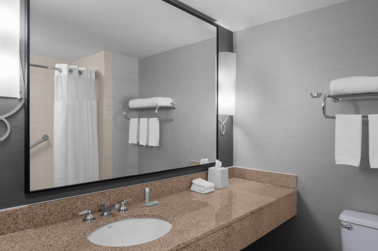 Courtyard By Marriott Rancho Bernardo Hotel