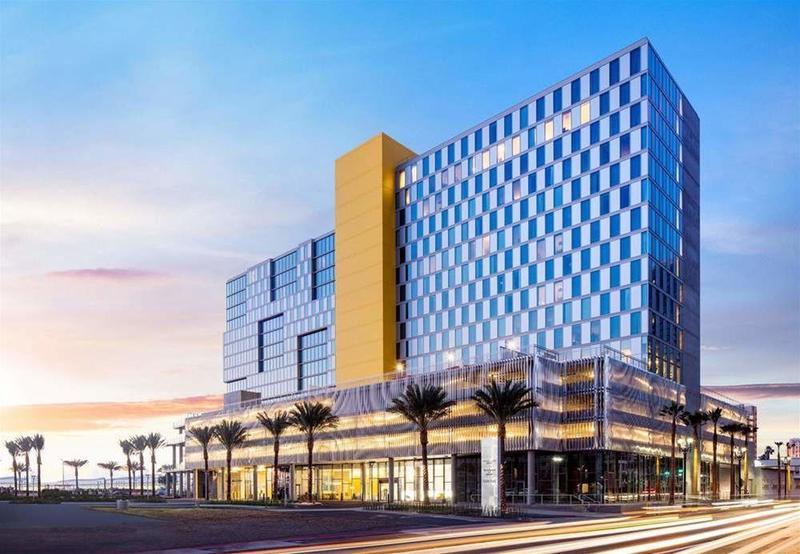 By Marriott Downtown/bayfront San Diego