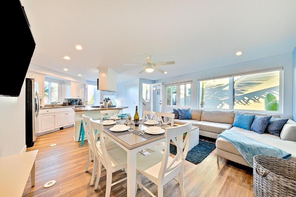 Holiday home Stunning South Mission With Private Rooftop & Ocean Views!