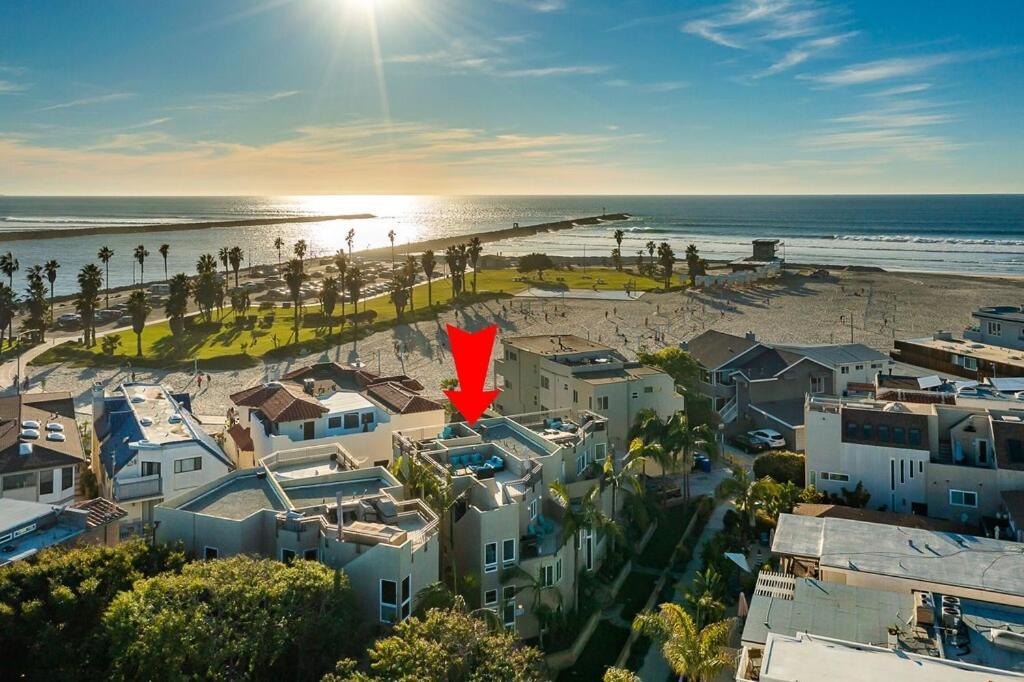 Stunning South Mission With Private Rooftop & Ocean Views! San Diego
