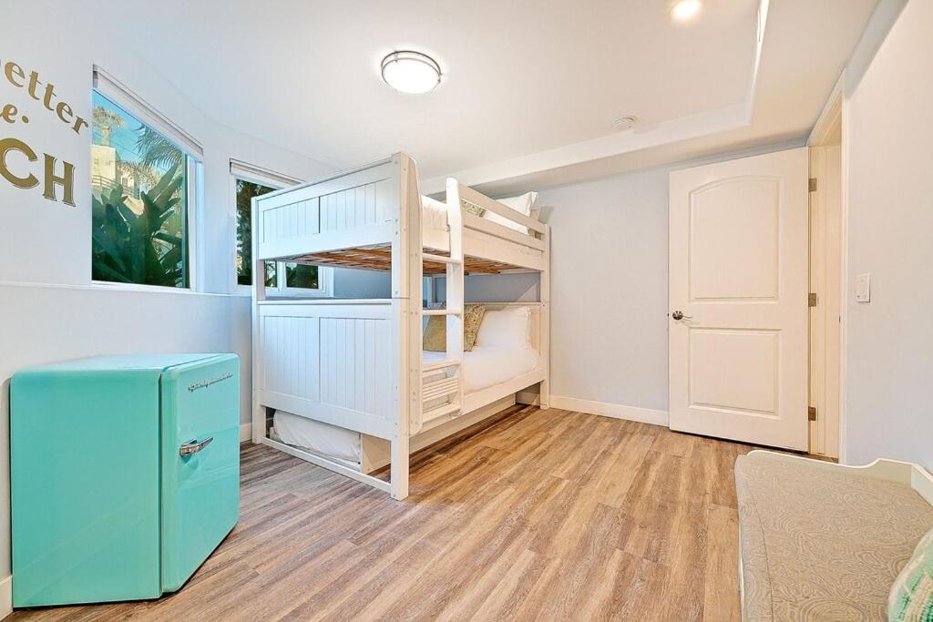 Holiday home Stunning South Mission With Private Rooftop & Ocean Views! San Diego