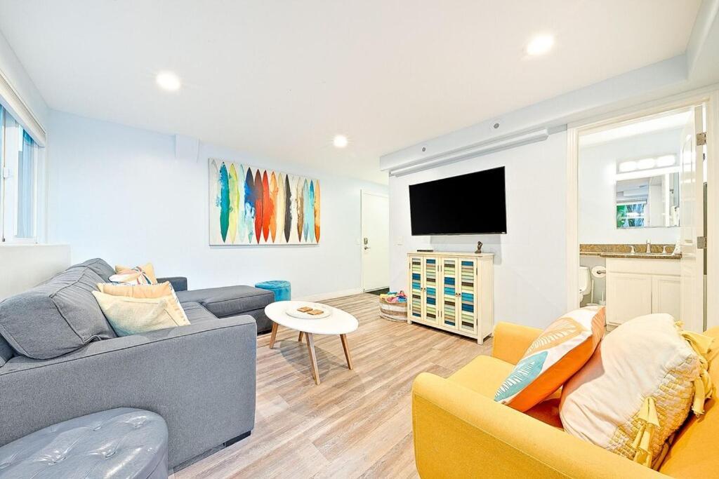 Holiday home Stunning South Mission With Private Rooftop & Ocean Views! *