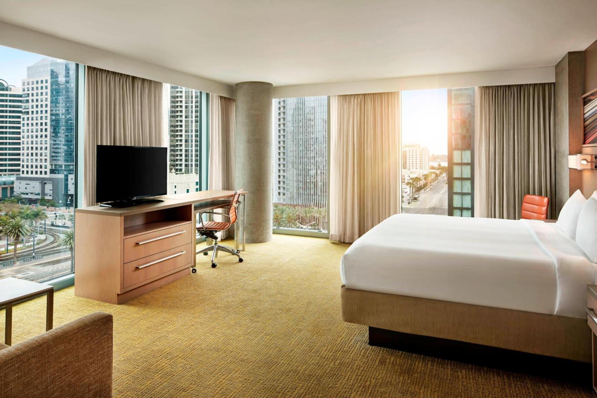 By Marriott Downtown/bayfront San Diego