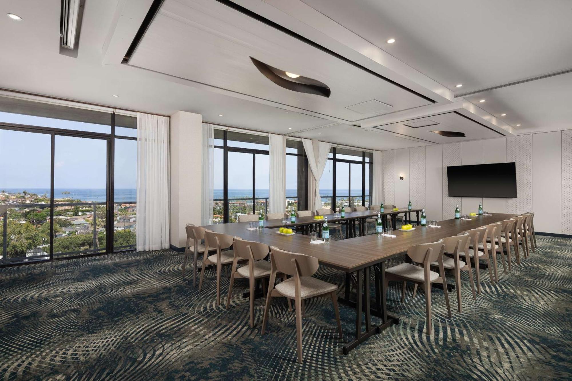 La Jolla, Curio Collection By Hilton