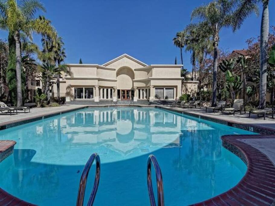 Apartment Venetian First Floor One Bedroom Luxury La Jolla, Spa, Pool, Gym *