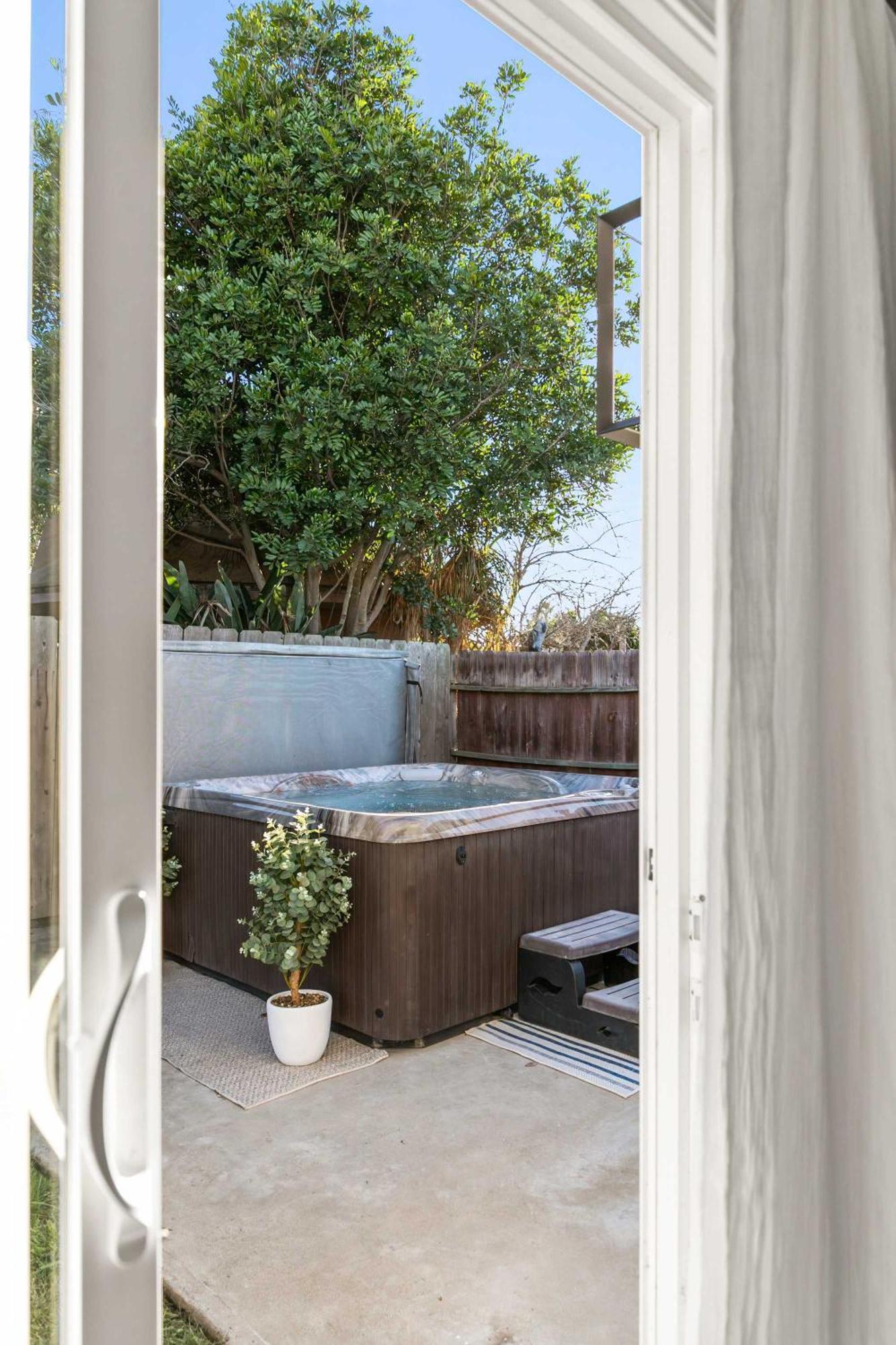 Family Oasis With Hot Tub And Dedicated Workspace San Diego