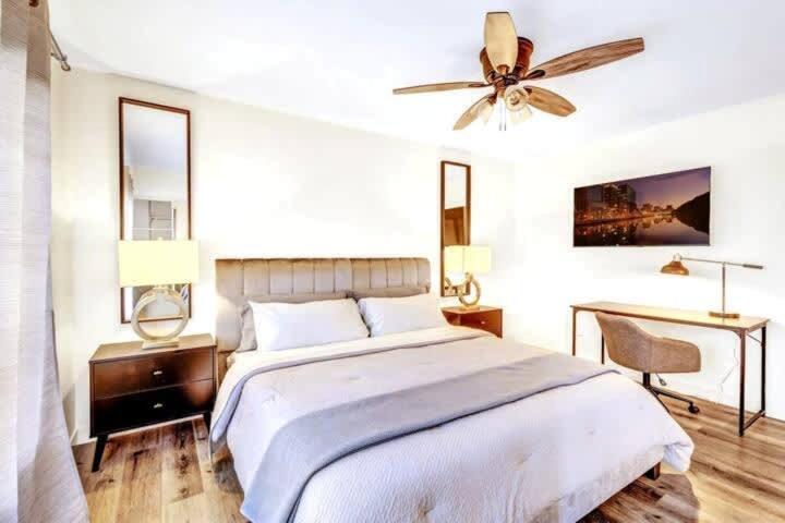 Living With Pool & Tennis Minutes To Del Mar Beaches Holiday home San Diego