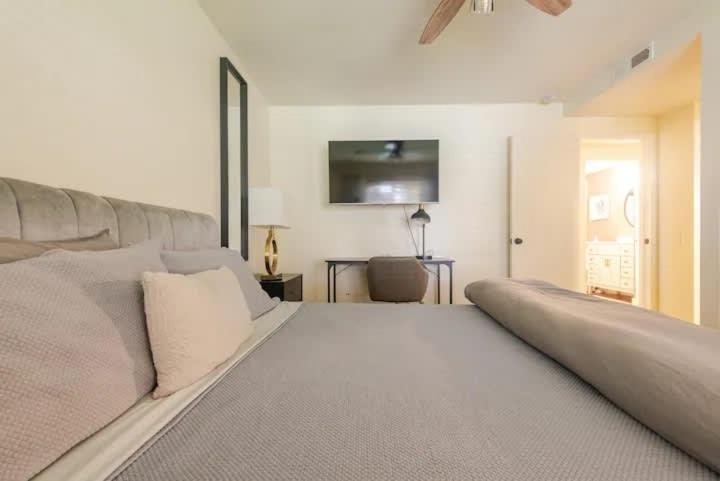 Holiday home Living With Pool & Tennis Minutes To Del Mar Beaches *