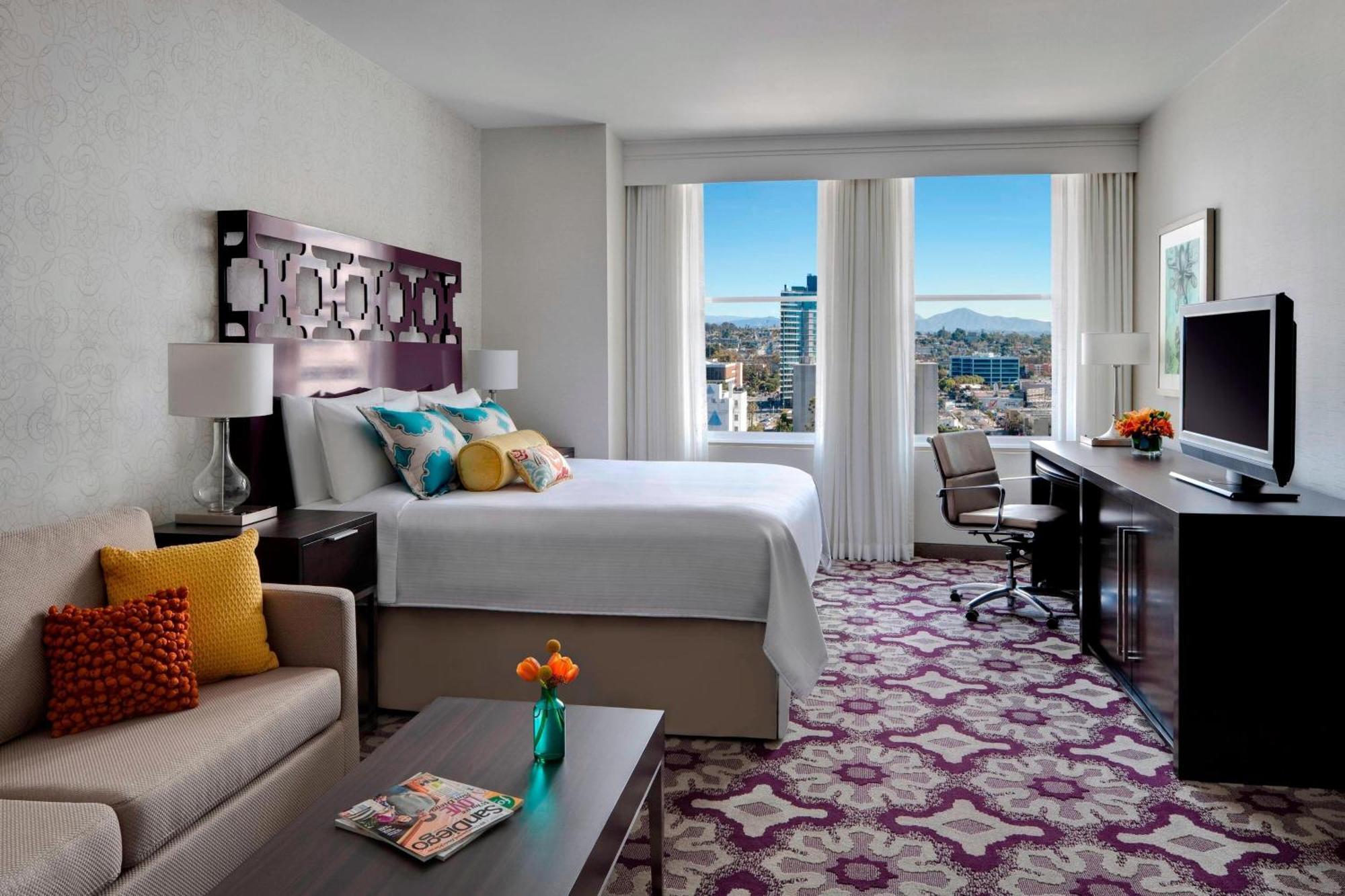 Courtyard By Marriott Downtown 4*