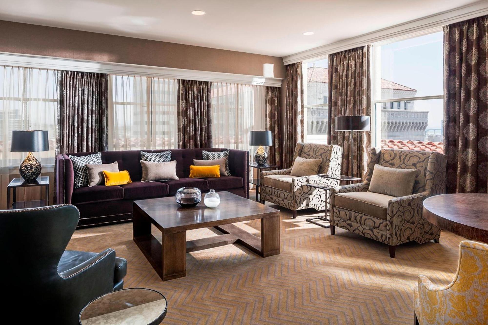 Courtyard By Marriott Downtown Hotel San Diego
