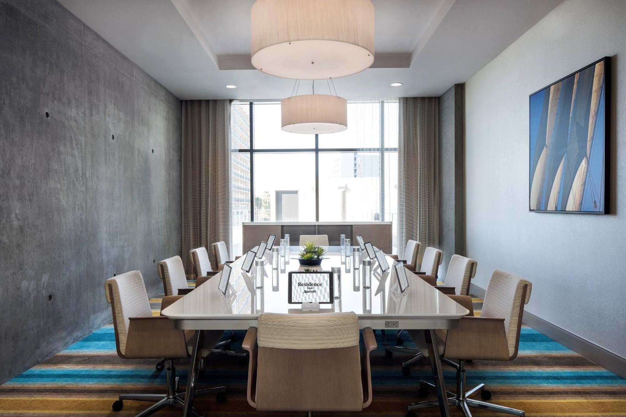 Hotel By Marriott Downtown/bayfront