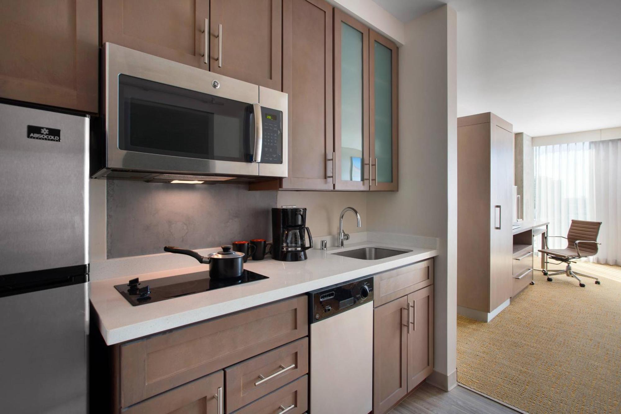 Hotel By Marriott Downtown/bayfront 3*