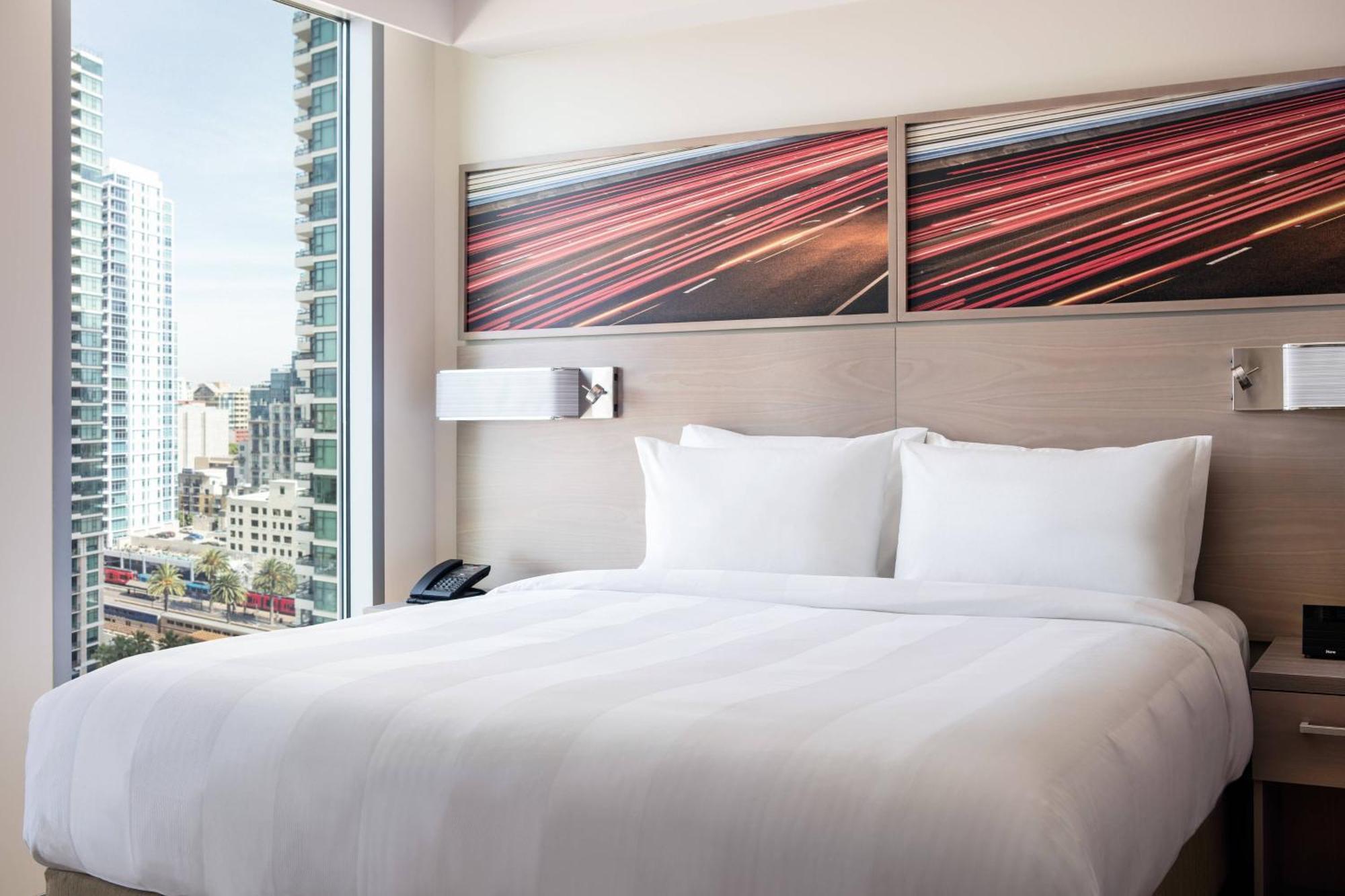 By Marriott Downtown/bayfront San Diego