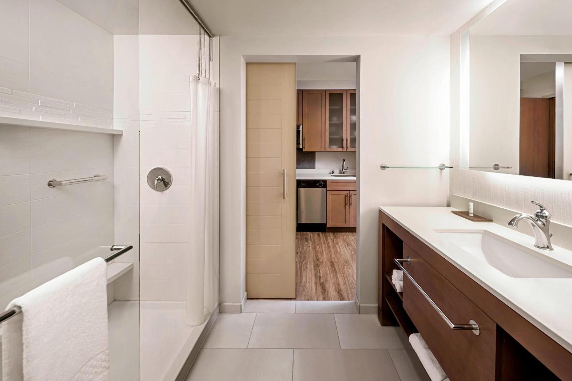 By Marriott Downtown/bayfront Hotel