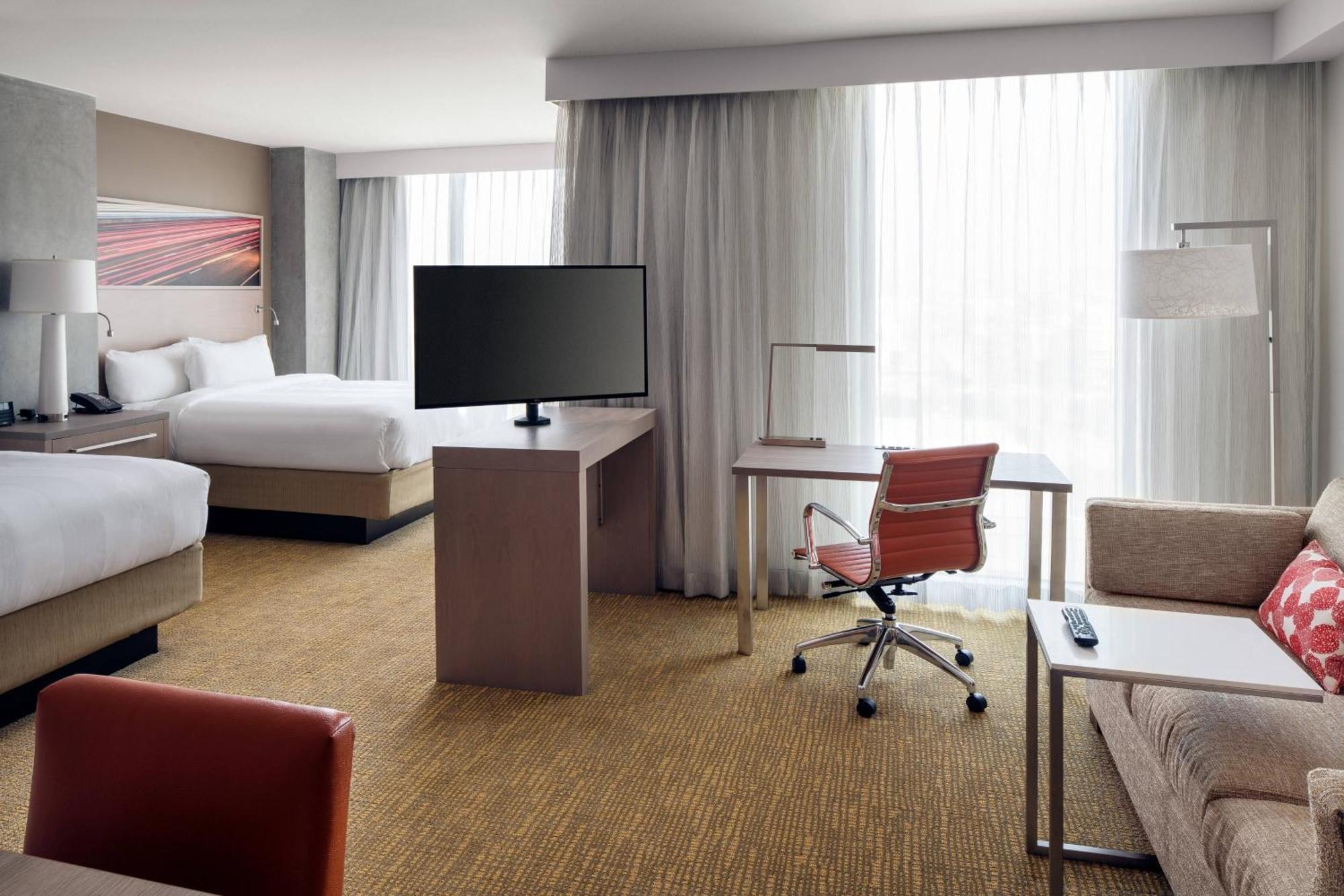 By Marriott Downtown/bayfront