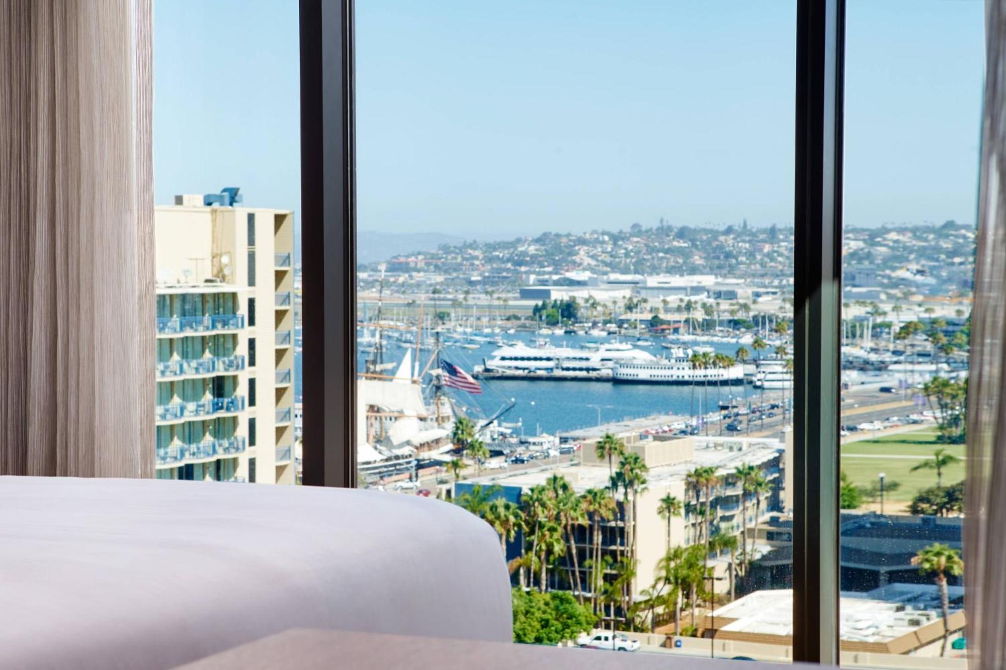 Hotel By Marriott Downtown/bayfront