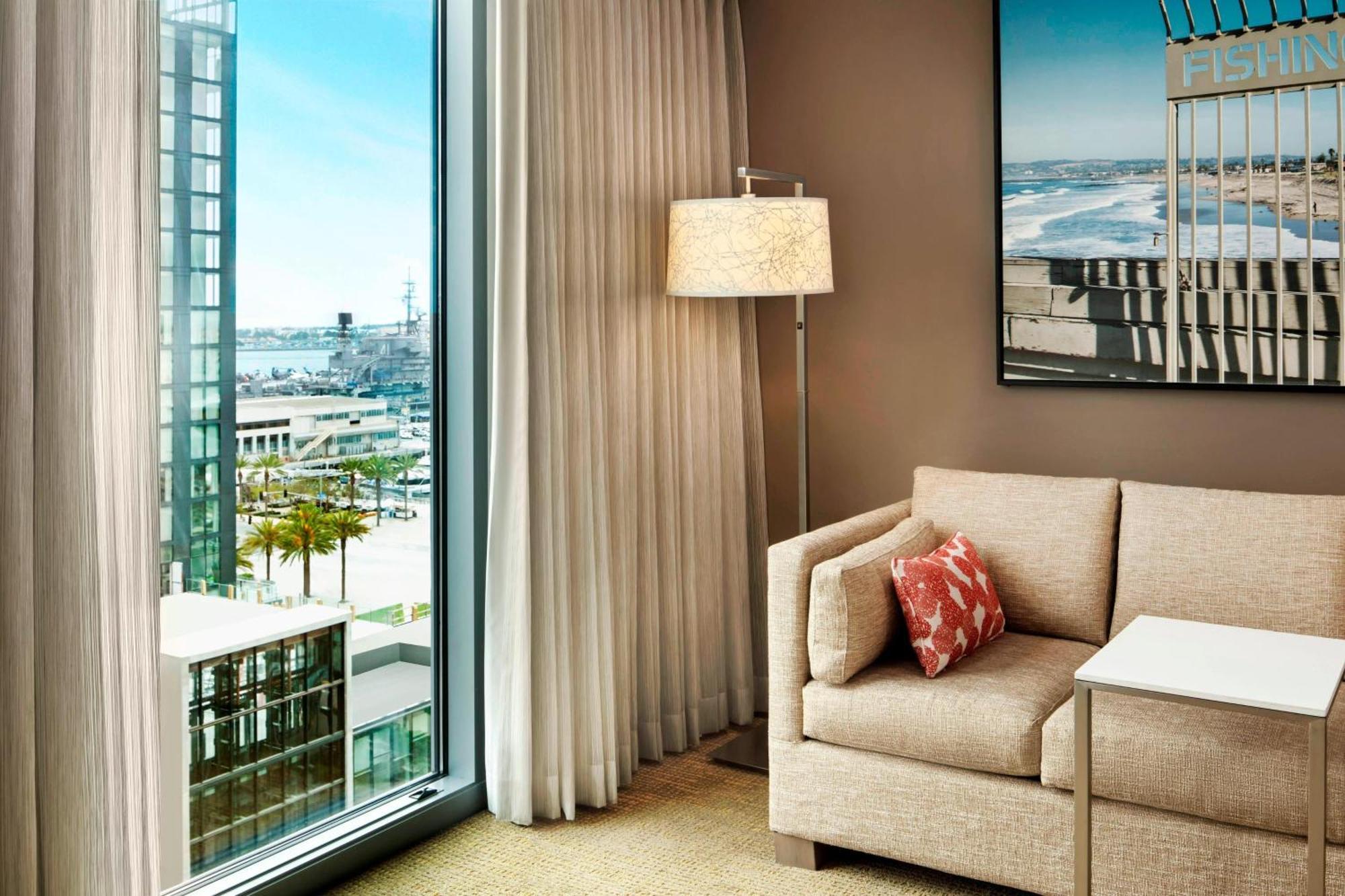 By Marriott Downtown/bayfront Hotel 3*
