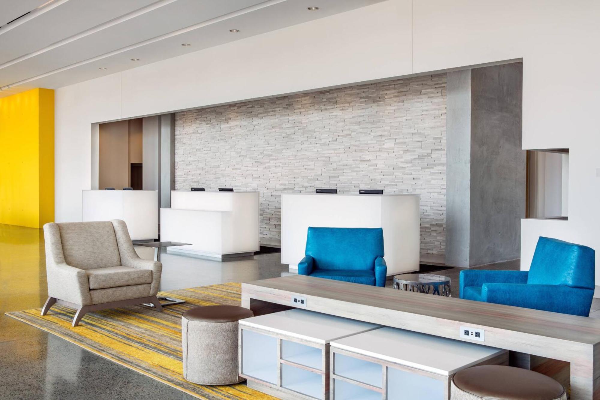 Hotel By Marriott Downtown/bayfront 3*