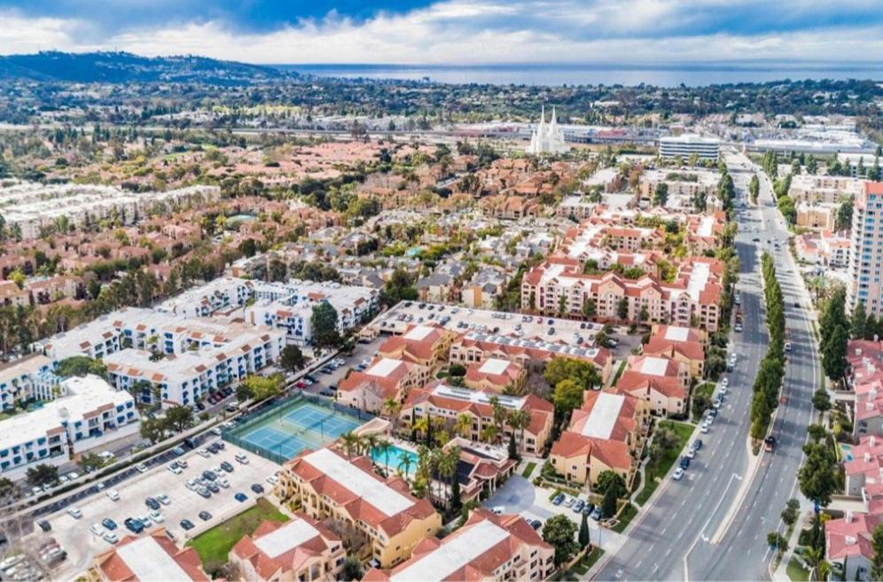 Vacation First Floor Luxury La Jolla, Spa, Pool, Gym Apartment