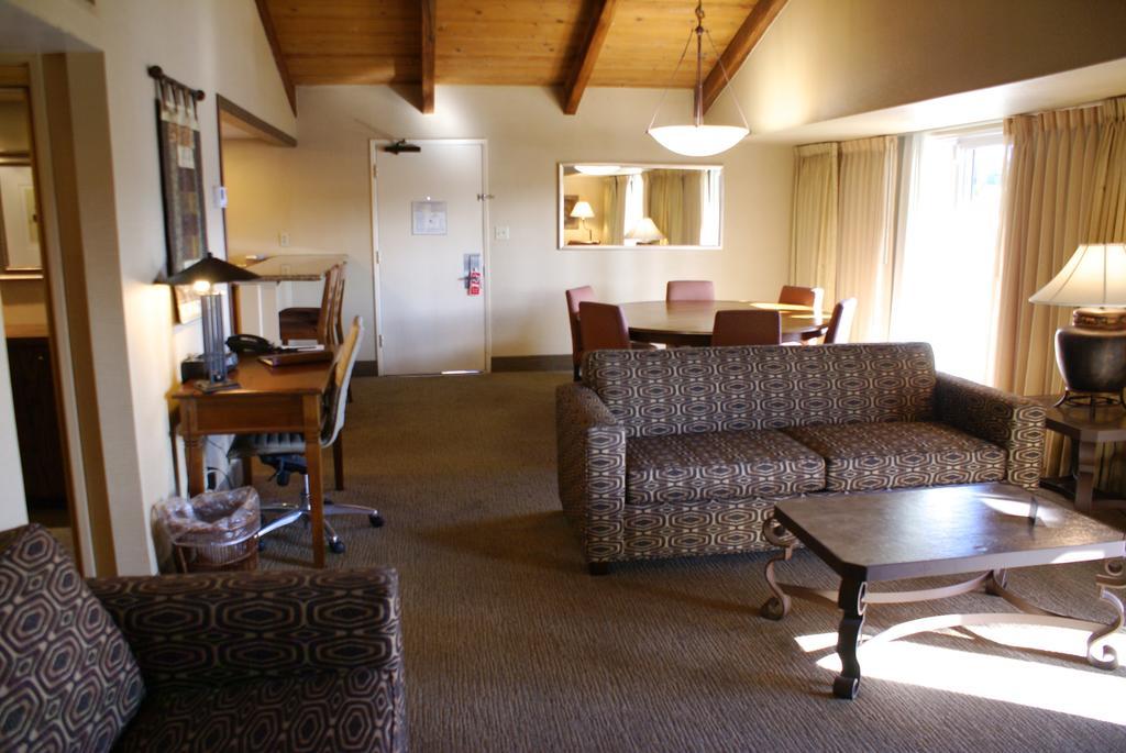 Humphreys Half Moon Hotel 3*