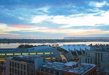 Hotel By Marriott Downtown/bayfront 3*