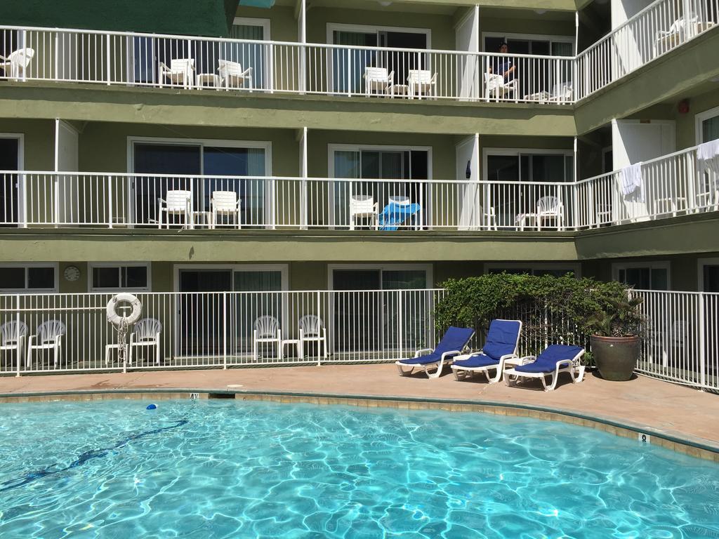 Surfer Hotel