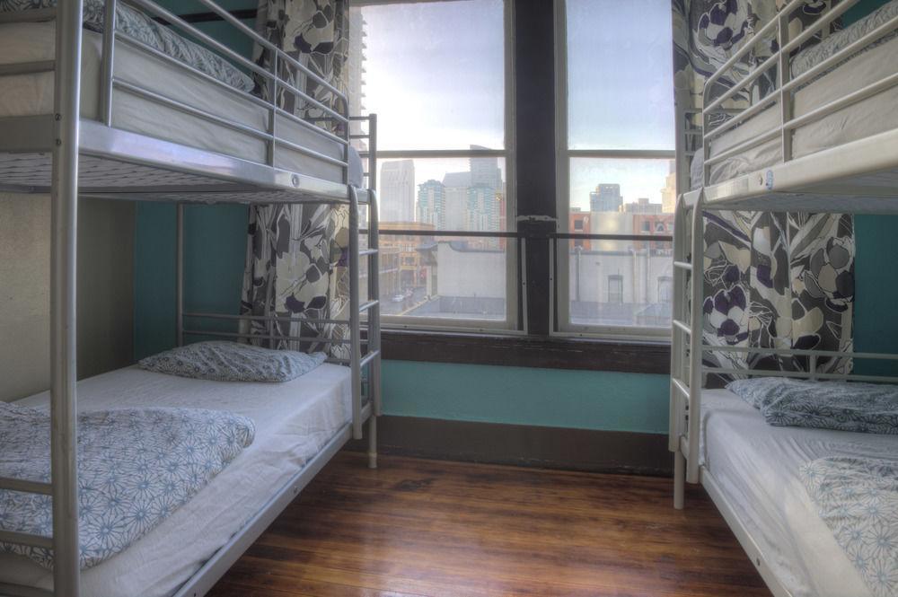 Albergue Lucky D's Youth And Traveler's *