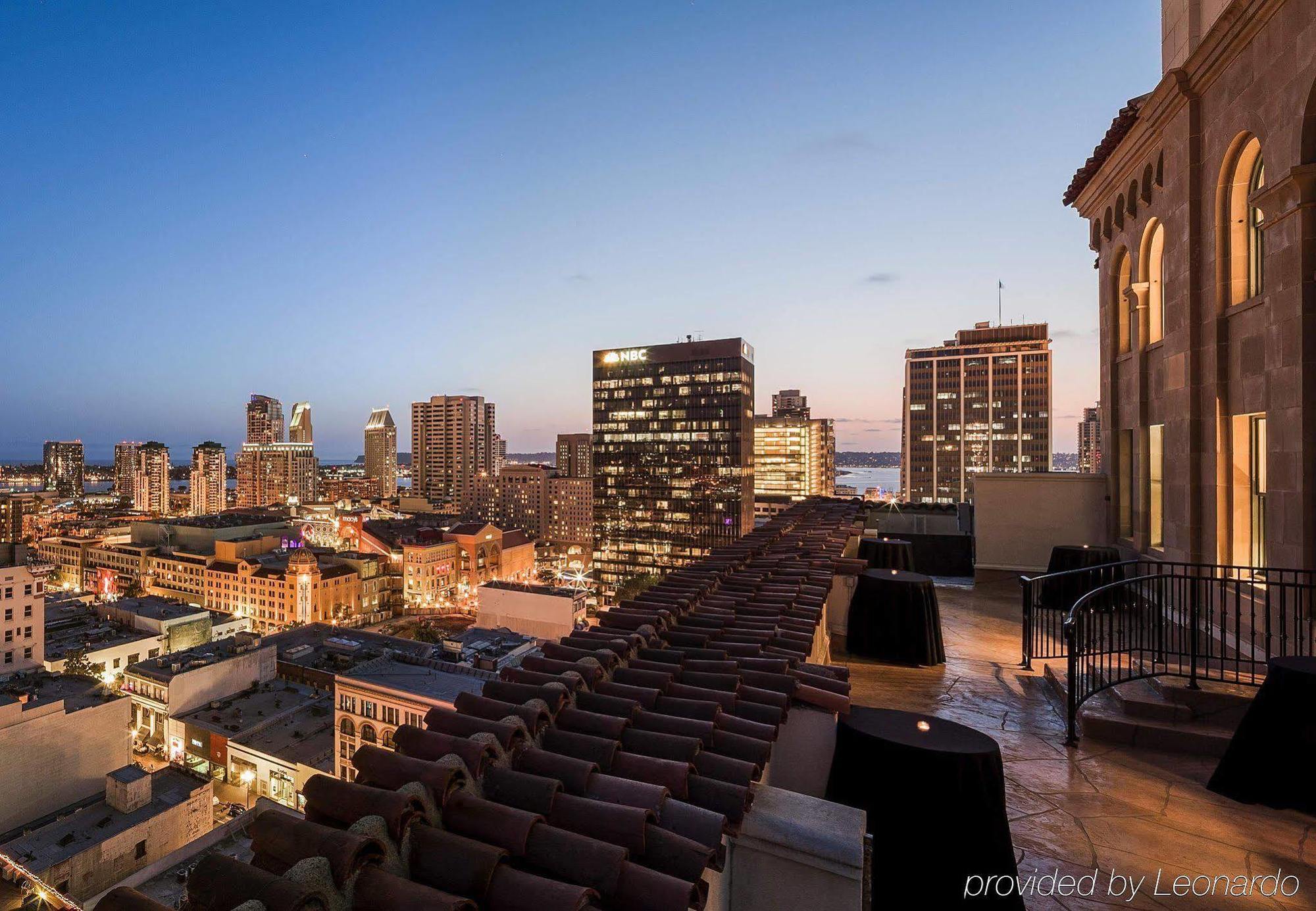 Courtyard By Marriott Downtown 4*