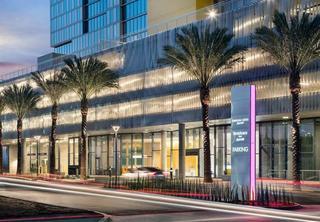 Hotel By Marriott Downtown/bayfront 3*