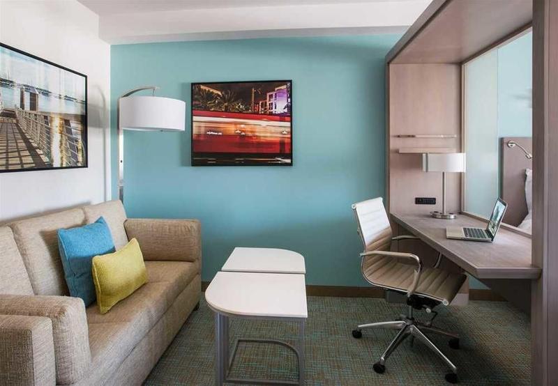Hotel By Marriott Downtown/bayfront San Diego