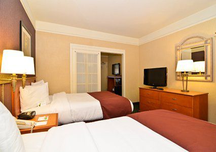Hotel Ramada By Wyndham 2*