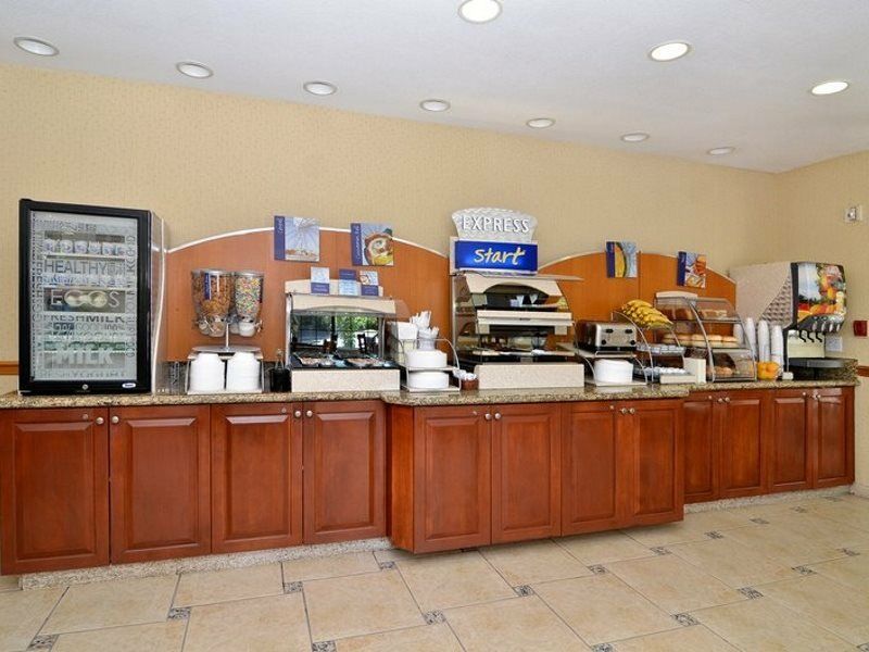 Hotel Holiday Express Mira Mesa By Ihg 2*