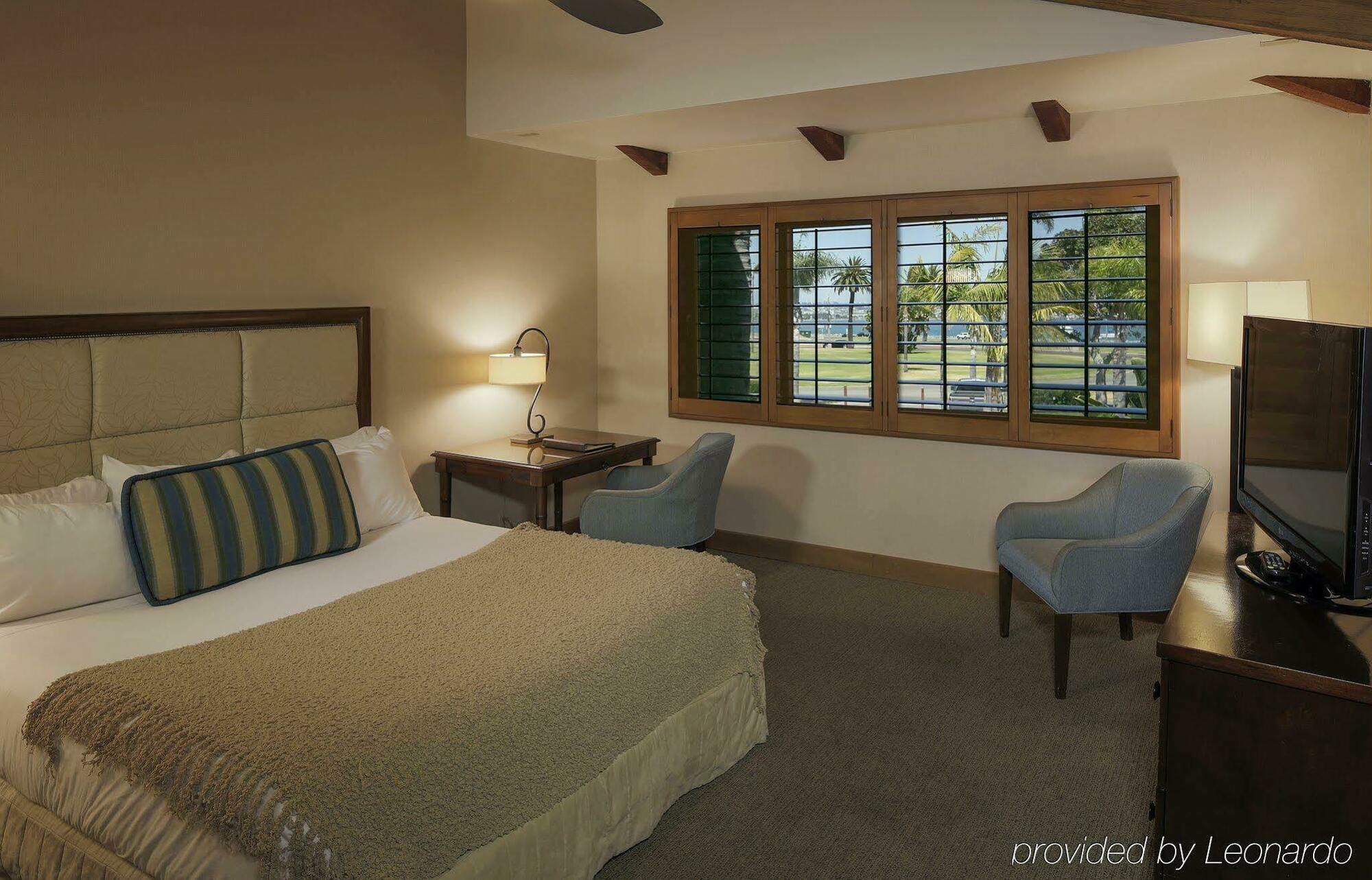 Humphreys Half Moon 3* San Diego
