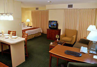Hotel Rancho Bernardo Scripps Poway 3*