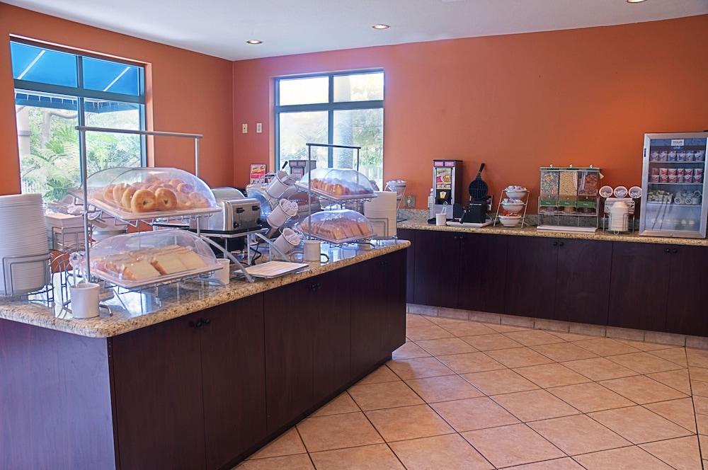 Ramada By Wyndham San Diego