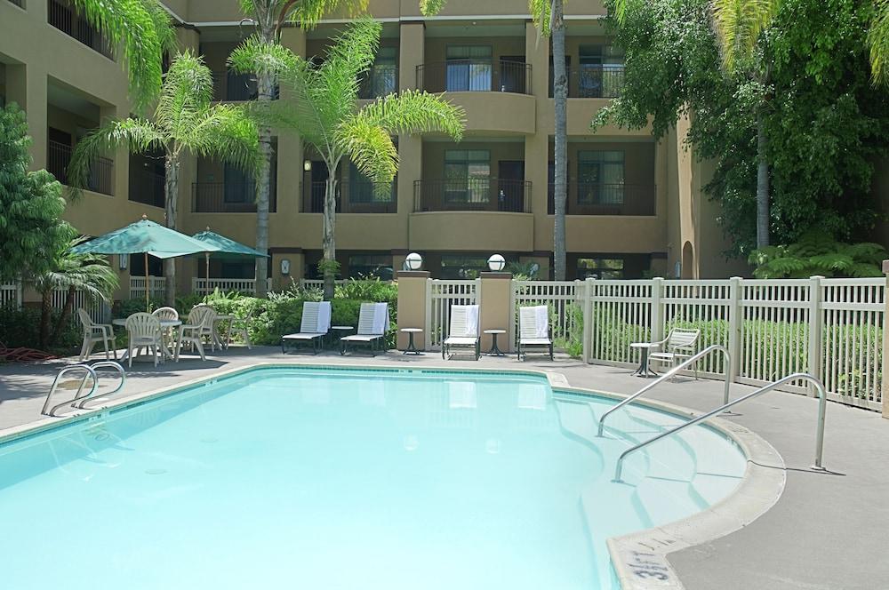 Ramada By Wyndham Hotel 2*