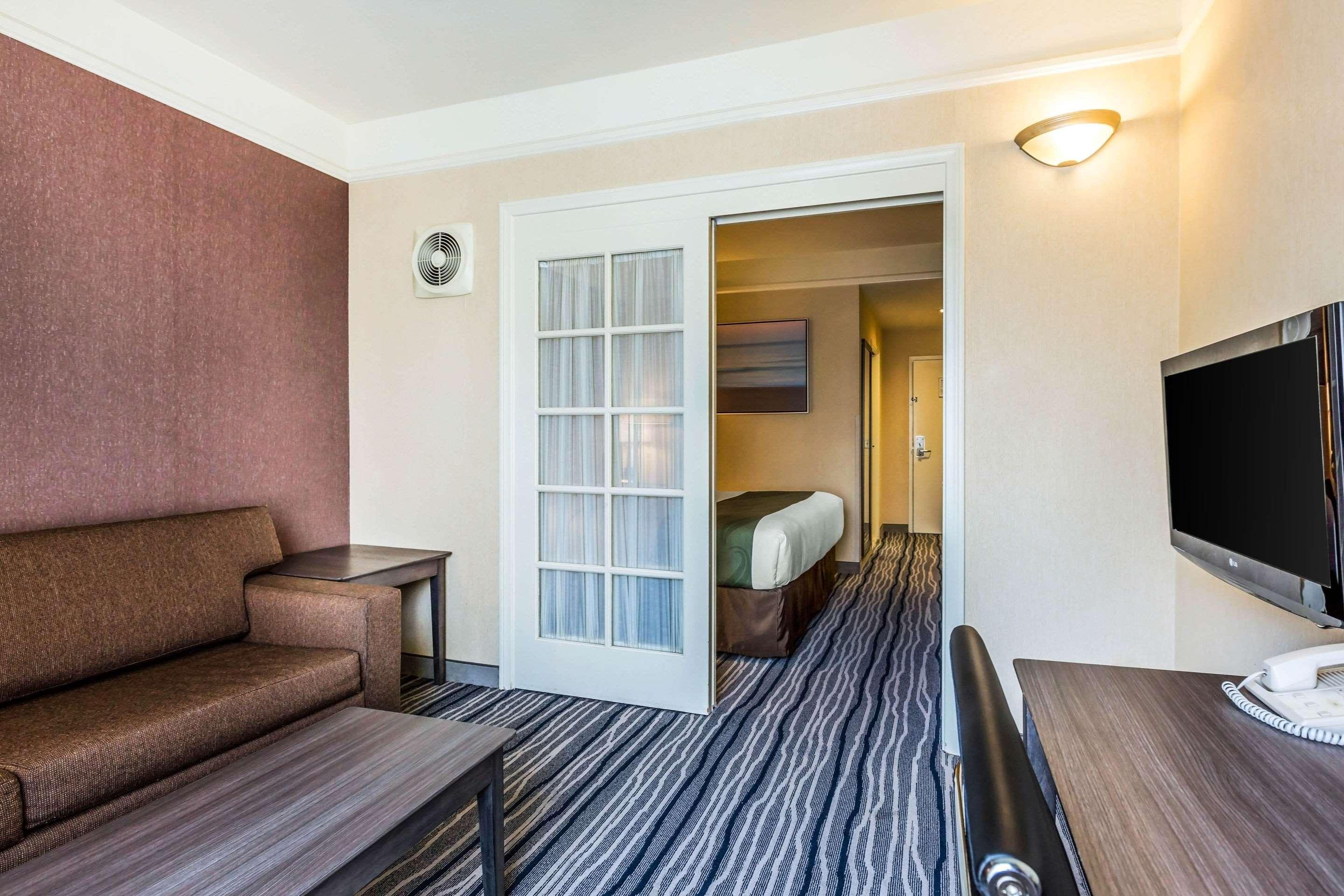 Ramada By Wyndham Hotel San Diego